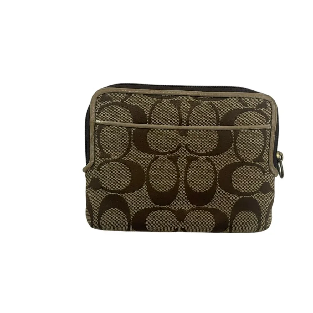 Coach Signature C Canvas Wristlet (missing strap) with Flower - Picture 8 of 11